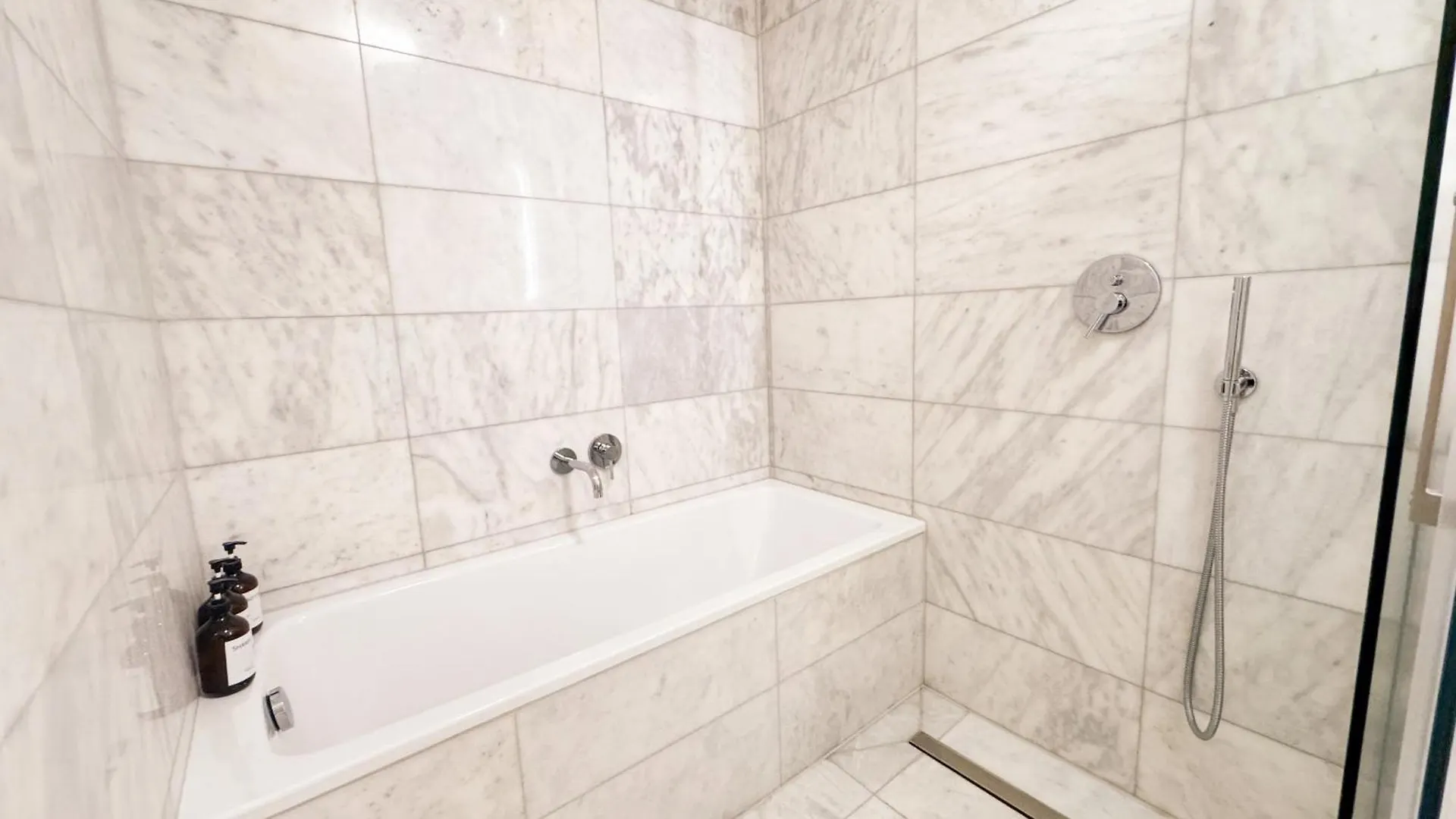Flh Harmony Suite Warszawa