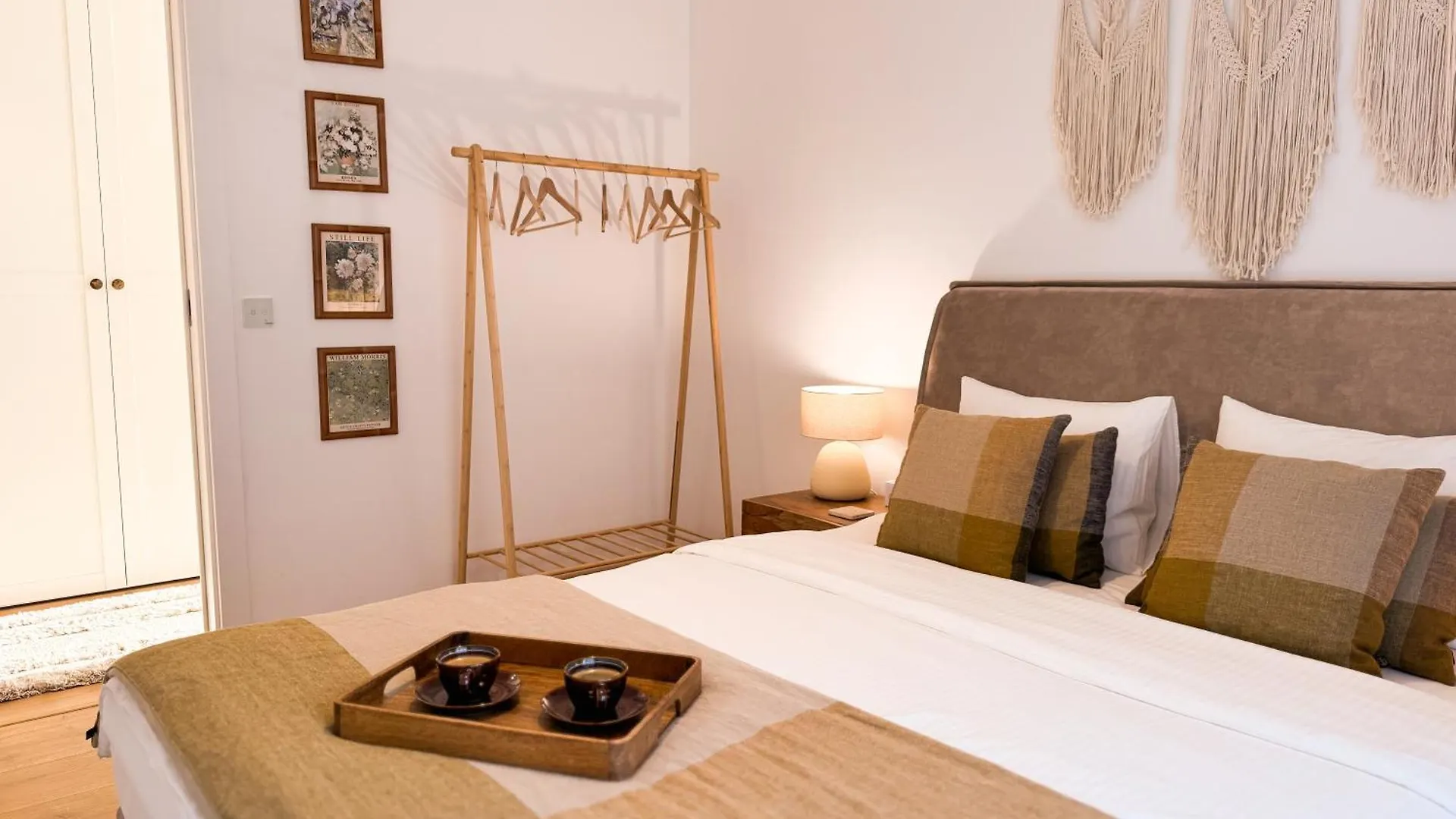Flh Harmony Suite Warszawa 0*,  Polska